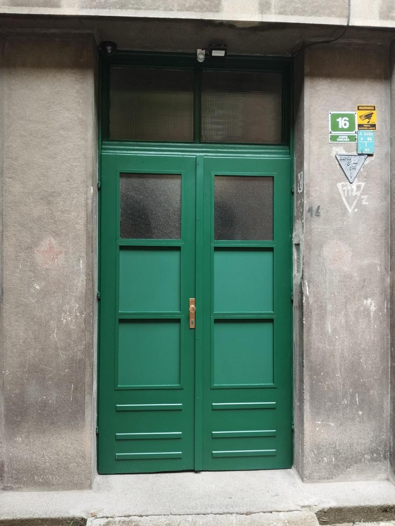 Potkrovlje U Centru SJJ Esterno foto
